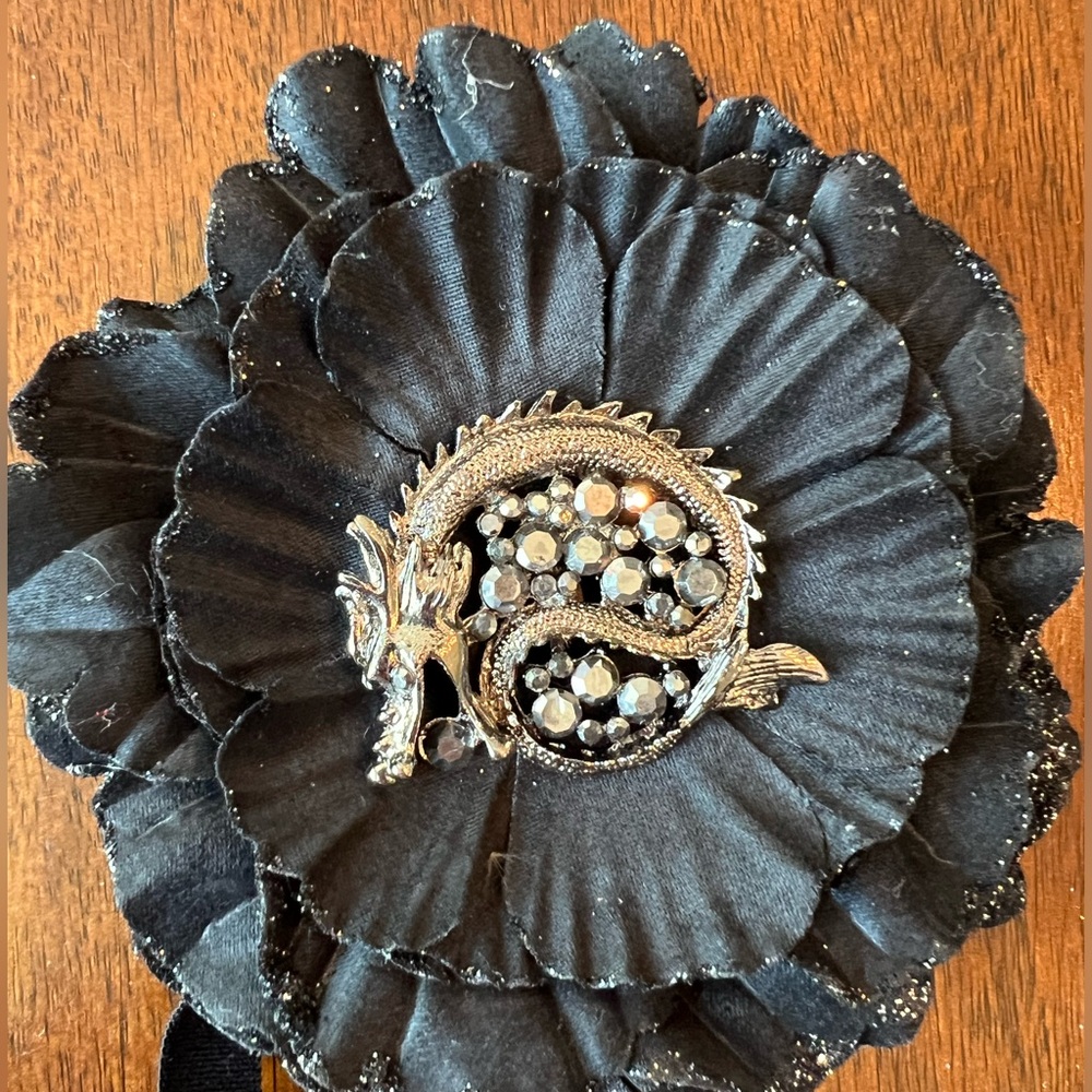 Tieks Drago Flower Topper Black